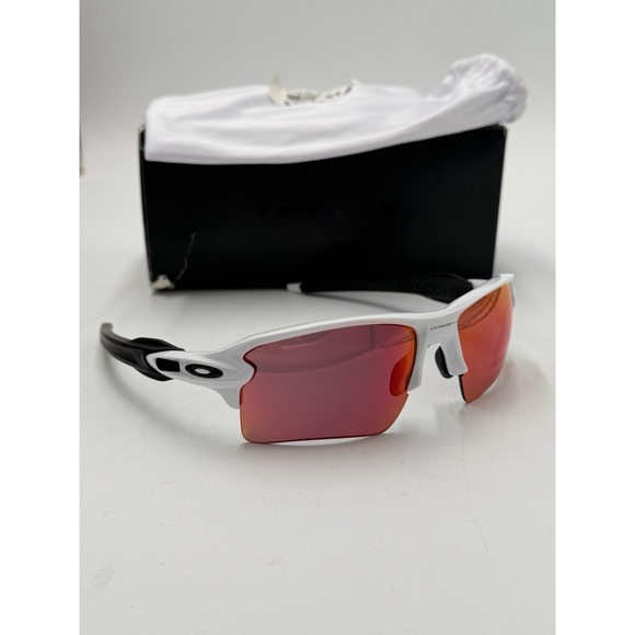 Oakley FLAK 2.0 XL SUNGLASSES OO9188-03 Polished White W/ PRIZM Field Lens - Picture 2 of 15